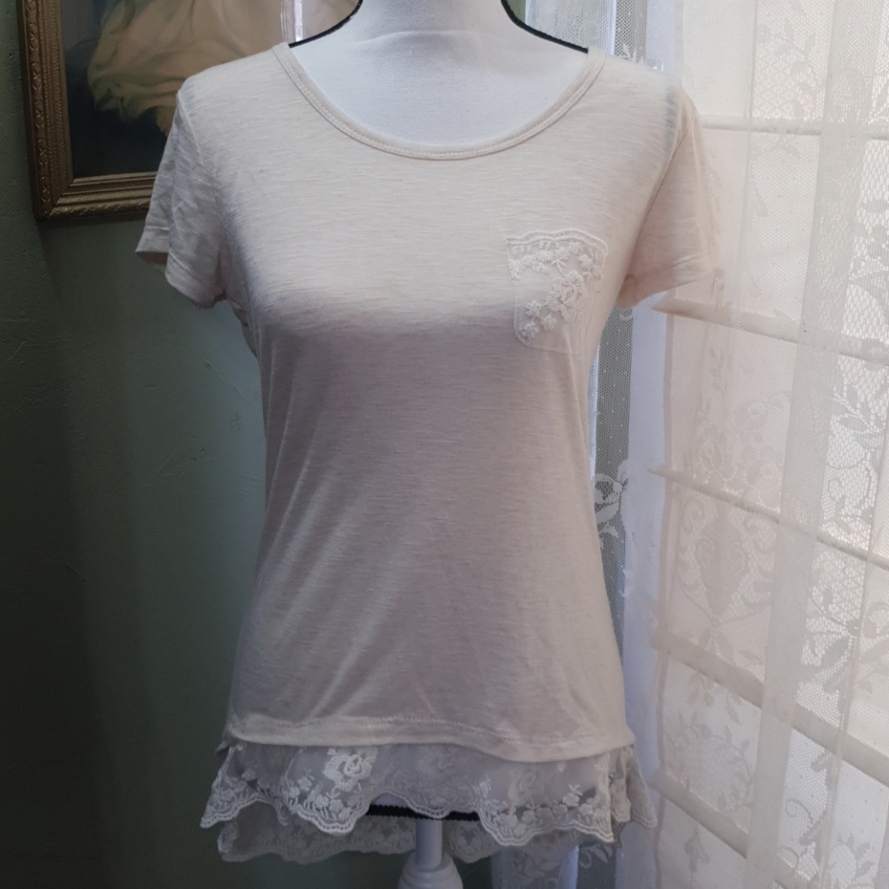 Rue 21 lace pocket t shirt